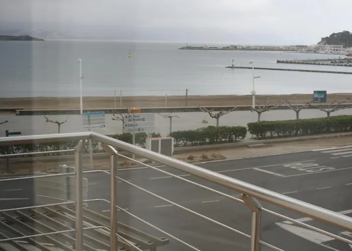 Cal Mariner Hotel